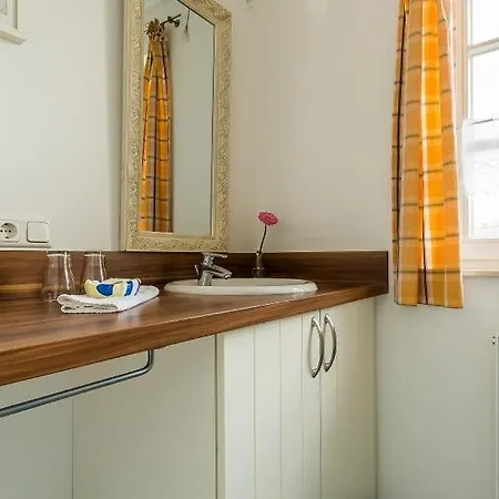 Hus In Lee Appartement Born